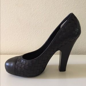 Bottega Veneta woven classic pumps
